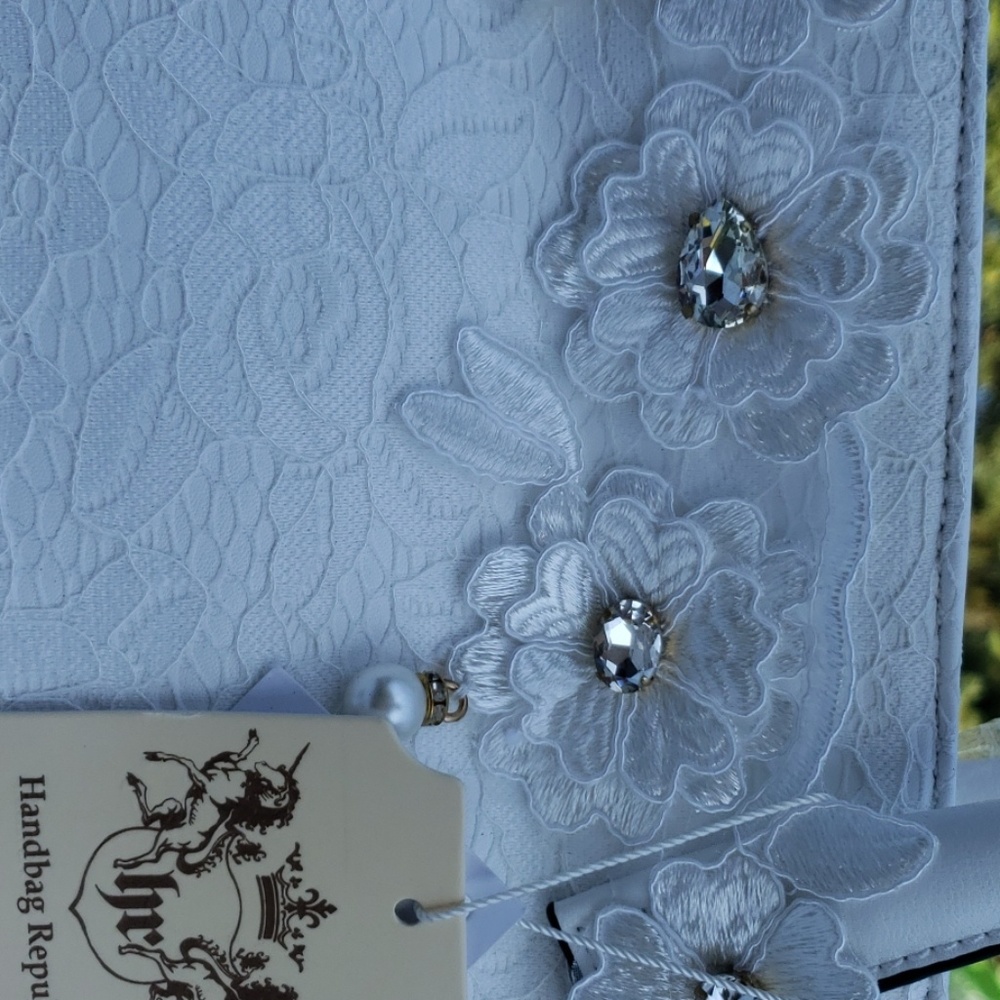 Handbag - Picture 2 of 3